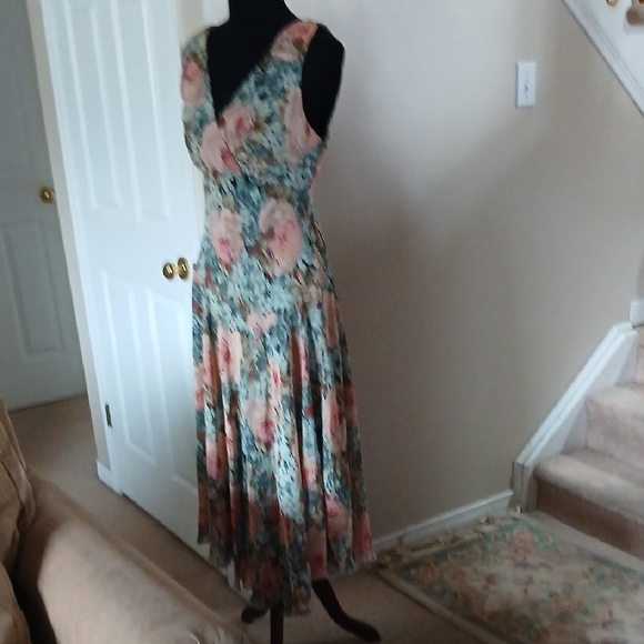 Asymmetrical Floral V-Neck Midi Dress in Teal and Blush - Picture 14 of 14